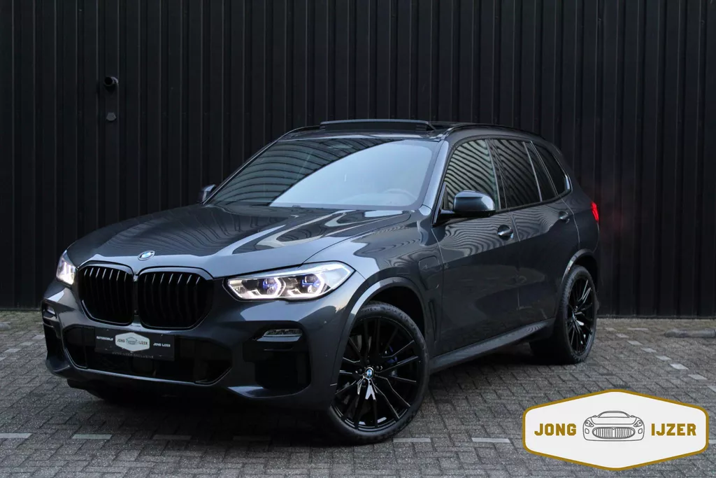 BMW X5 XDrive45e M SPORT PANO LASER HUD B&amp;W CRYSTAL
